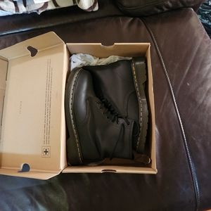 Work shoes